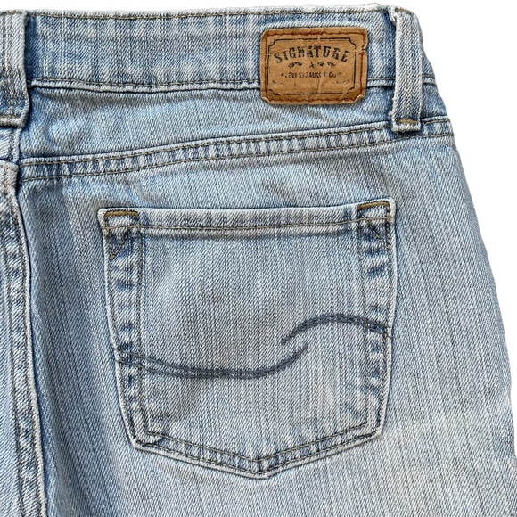 Levi's size 8 Long, low rise bootcut jeans, light wash, great condition - Picture 6 of 11